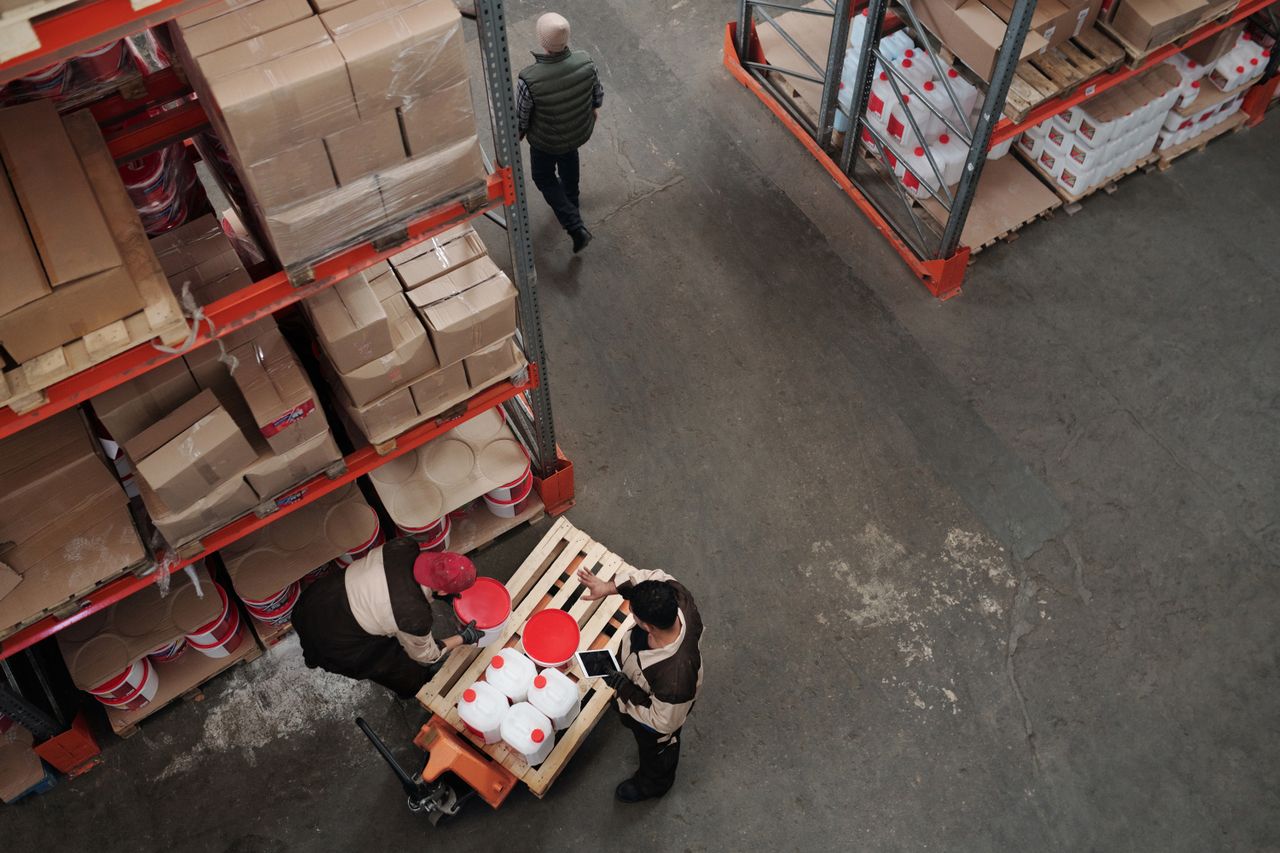 Smarter Logistics: How AI Is Reinventing Supply Chain and Warehouse Operations